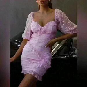 NWT Selfie Leslie La Vida Sweetheart Neckline
Puff Sleeve Dress Pink